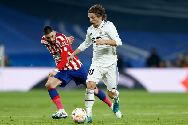 認為他是德 認為他是德