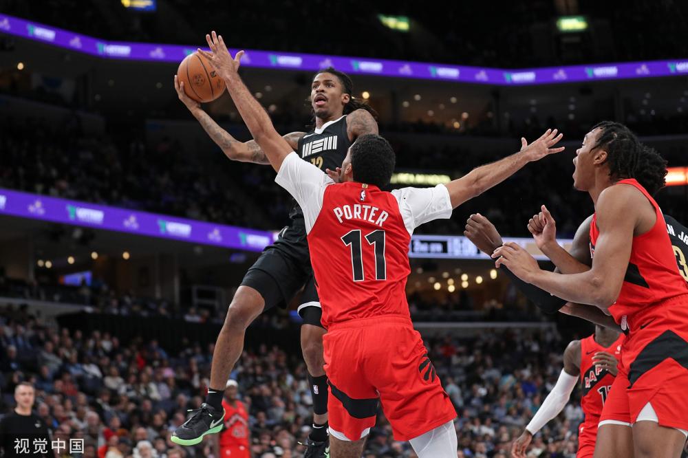 了聚光灯下 了聚光灯下